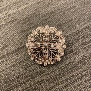 Like new silver brooch